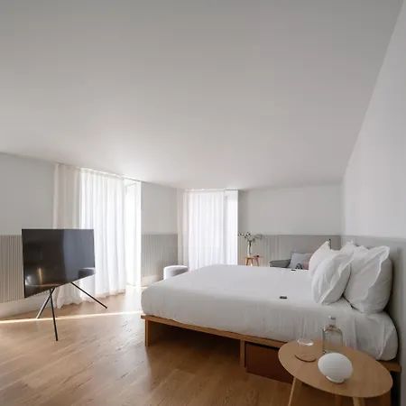 Montecarmo12 - Design Boutique Отель Лиссабон